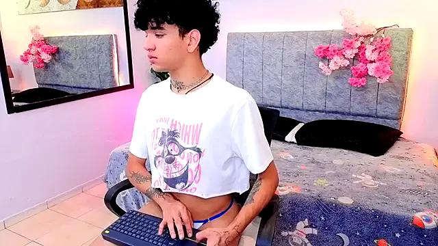 todoroki_g from StripChat is Freechat