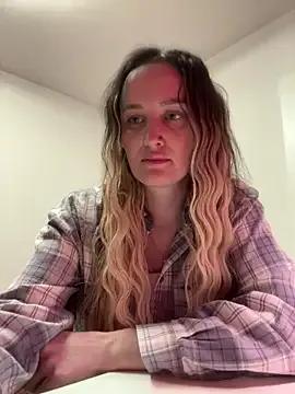 TomilaSi from StripChat is Freechat