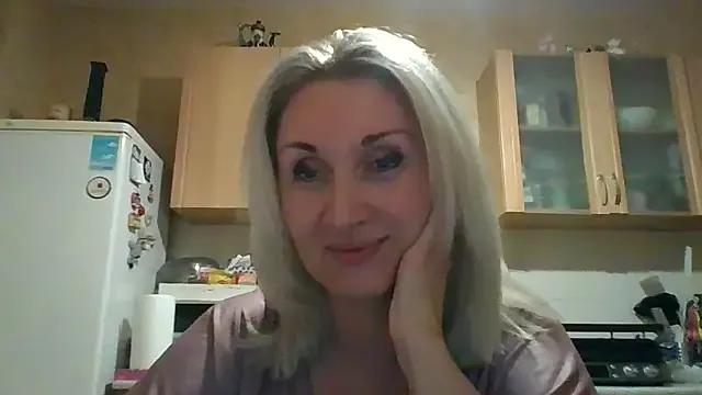 Tovelyn from StripChat is Freechat