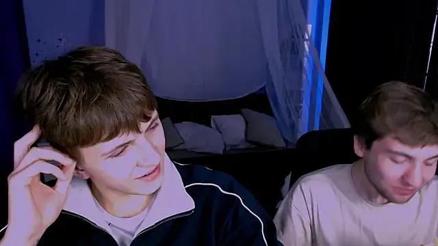 travis_wolf_ from StripChat is Freechat