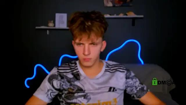 travis_wolf_ from StripChat is Freechat