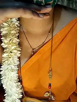 tuttifrutti17 from StripChat