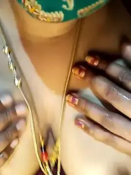 tuttifrutti17 from StripChat
