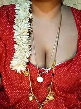 tuttifrutti17 from StripChat