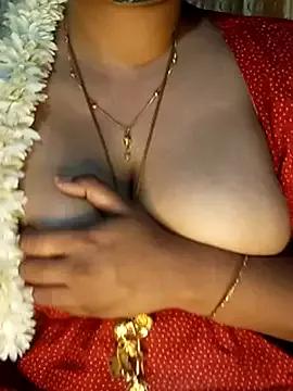 tuttifrutti17 from StripChat