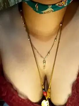 tuttifrutti17 from StripChat