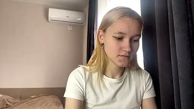 TwinedPeril from StripChat is Freechat