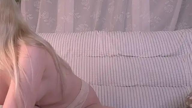 twinkiedust from StripChat is Freechat