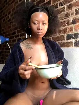 TyraaLee from StripChat is Freechat