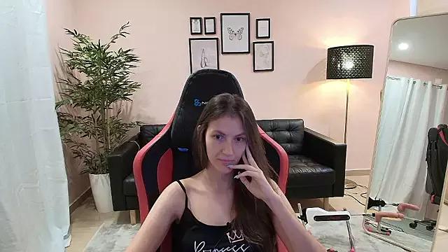 upssnowy from StripChat
