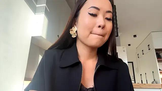 Ur_neighbor_Kira from StripChat is Freechat