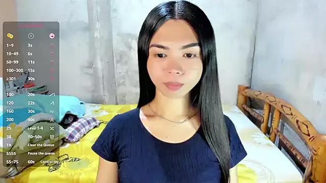 UrHotSexyShine from StripChat is Freechat