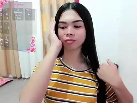 UrHotSexyShine from StripChat is Freechat