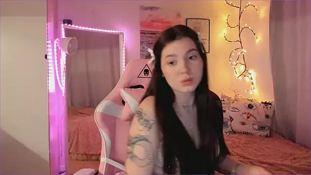 Valeria_Woons from StripChat is Freechat
