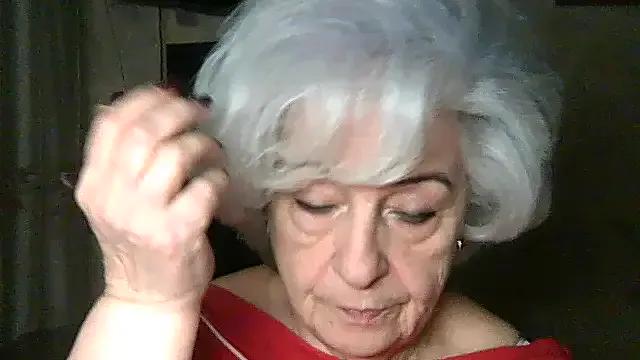 ValeriaKroww from StripChat is Freechat