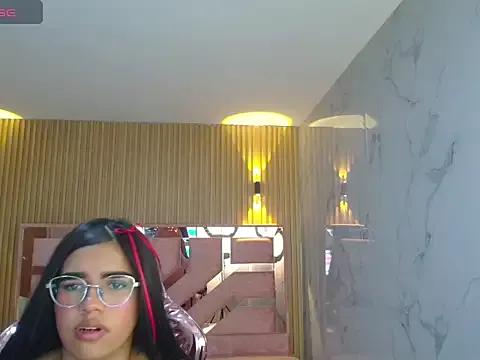valerie2005_s from StripChat is Freechat