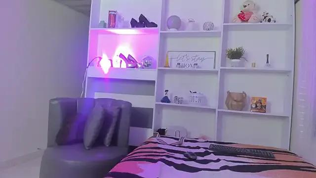 valiannys_sweet from StripChat is Freechat