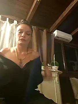 vampvanna23 from StripChat is Freechat