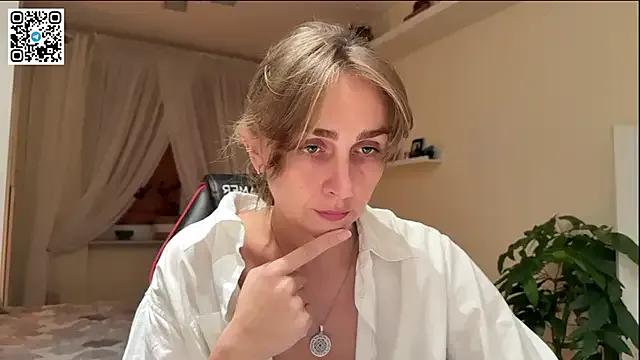 VampyMary from StripChat is Freechat