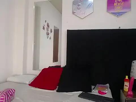 vauroraper from StripChat is Freechat
