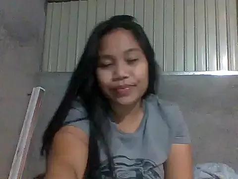 Veeluna16 from StripChat is Freechat