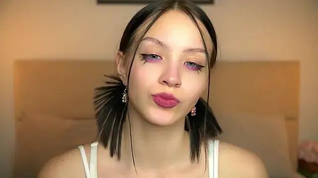 VetaManhardt from StripChat is Freechat