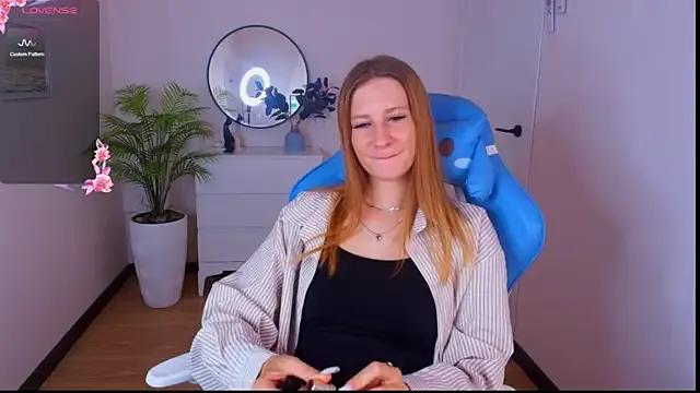ViamItdream from StripChat is Freechat