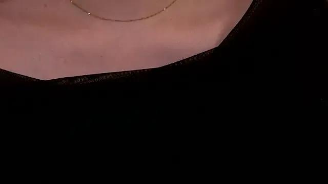 VickiBanx from StripChat is Freechat