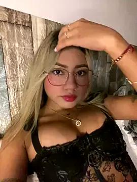 Vicky-Nova from StripChat is Freechat