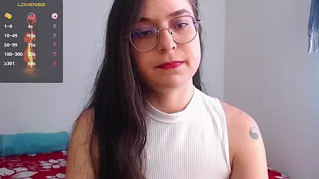 Vicky_cristinax from StripChat is Freechat