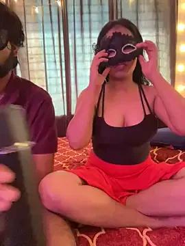 vickyandtania from StripChat is Freechat