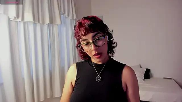 VictoriaAmelie from StripChat is Freechat