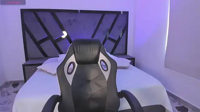 VictoriaMonroee_ from StripChat is Freechat