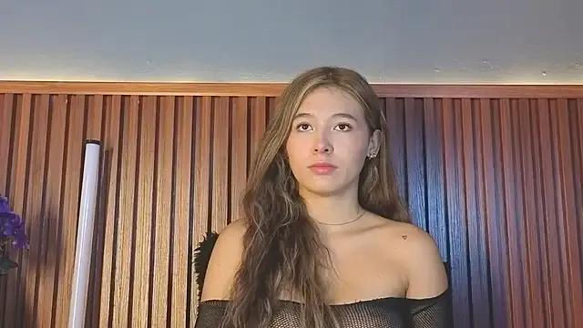 VictoriaSpark from StripChat is Freechat