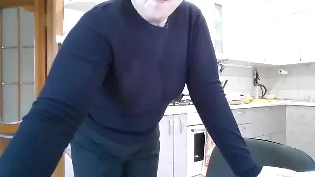 Viki100paradise from StripChat is Freechat