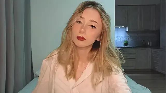 VikiSea from StripChat