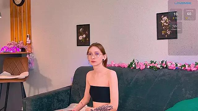 Vikki_wyye from StripChat