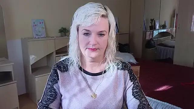 Vina_Vision from StripChat is Freechat