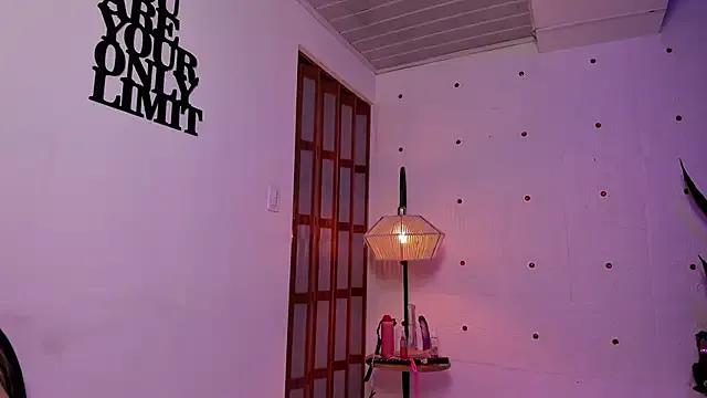 Violet-Storm- from StripChat is Freechat