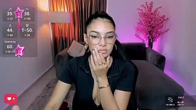 violet_aspen from StripChat is Freechat