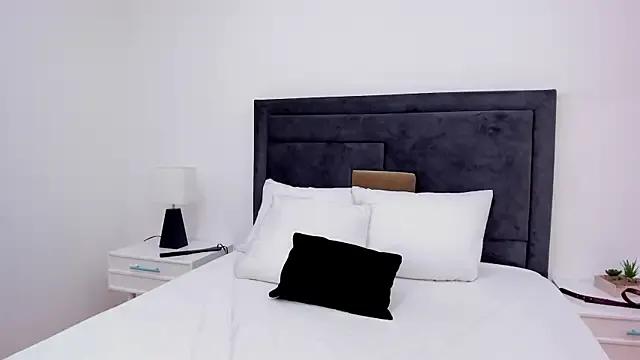 VioletaRocher from StripChat is Freechat