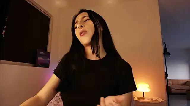 violethun_ from StripChat is Freechat