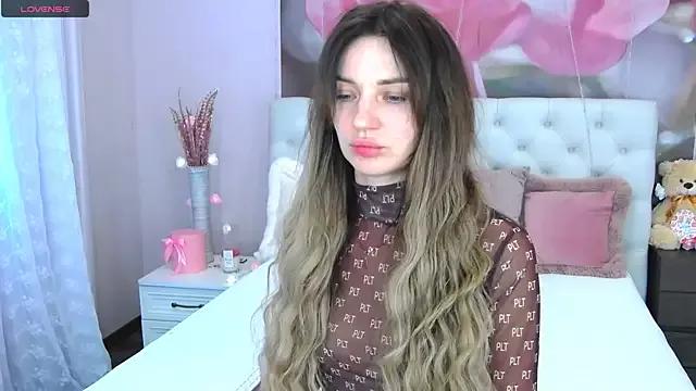 VioletUmi from StripChat is Freechat