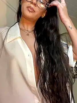 VivianaNoire from StripChat is Freechat