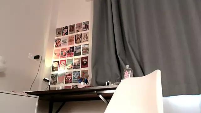 Wakai_Kira from StripChat is Freechat