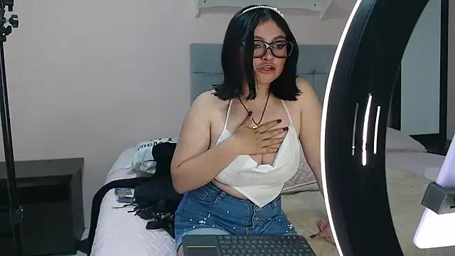 Wandaa- from StripChat is Freechat