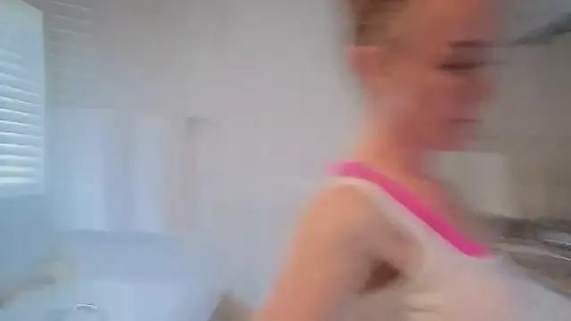 Wet_N_WildXXX from StripChat is Freechat