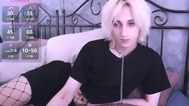 whitenyx from StripChat is Freechat