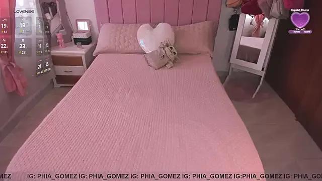 whitneyhot from StripChat is Freechat