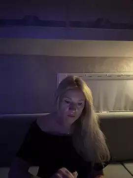 WildOnWheels_ from StripChat is Freechat